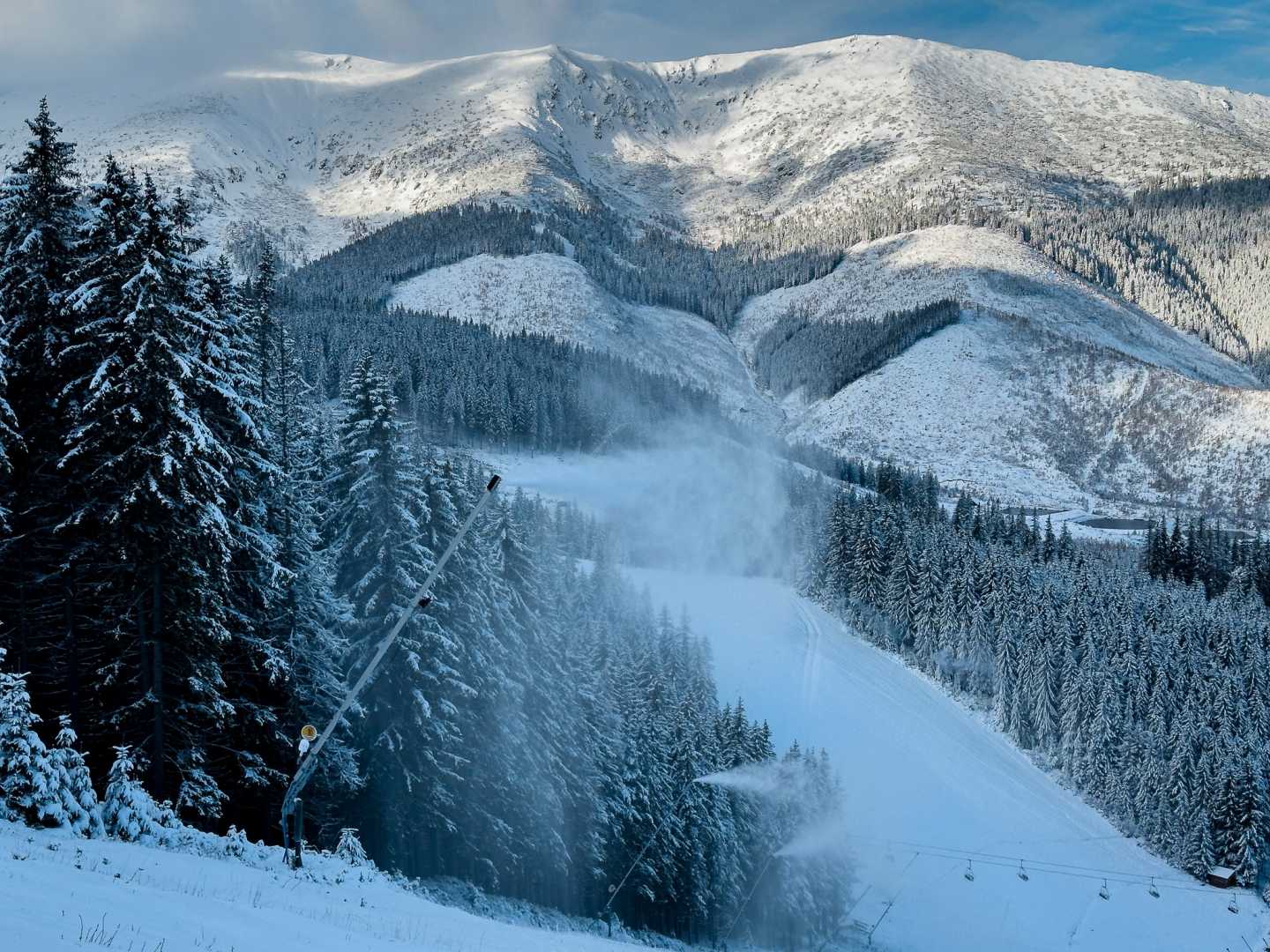 Szlovákiában beindultak a hóágyúk-2
