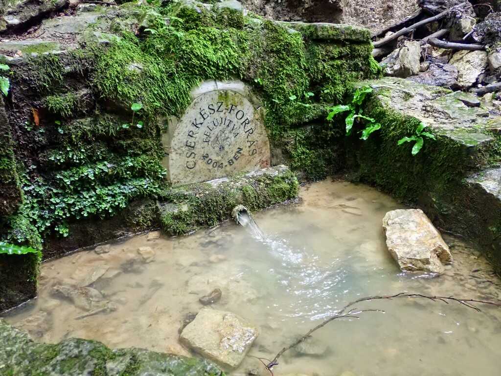 A Nagy-Mély-völgy és a Melegmányi-völgy mésztufa csodái-7