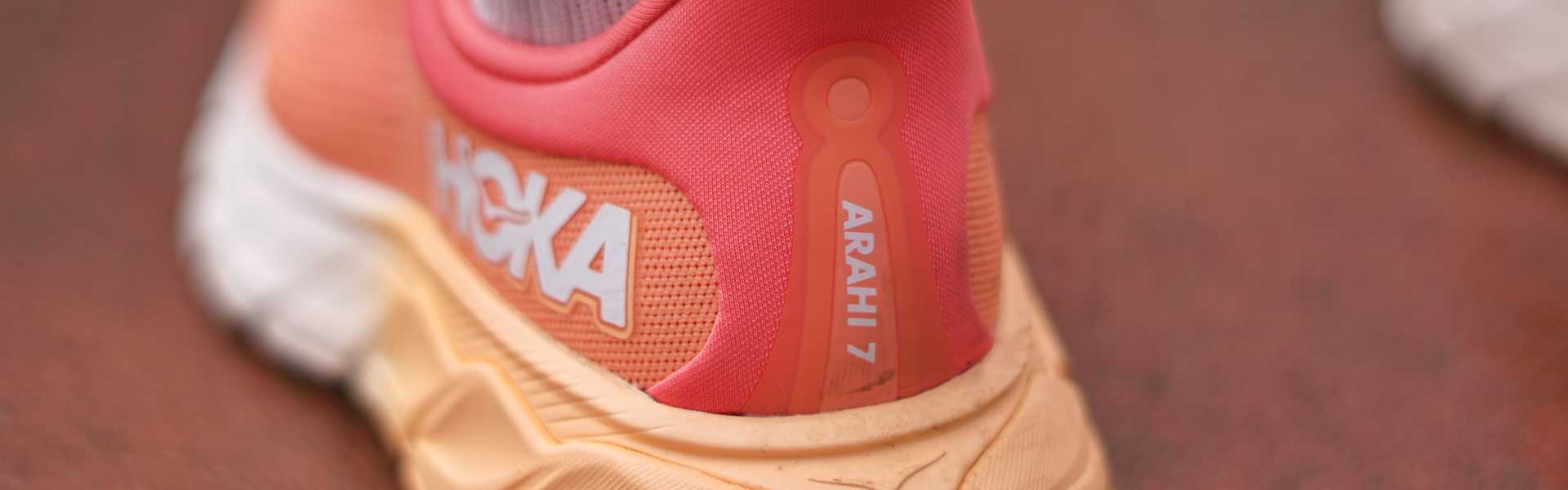 HOKA Arahi 7 futócipő teszt