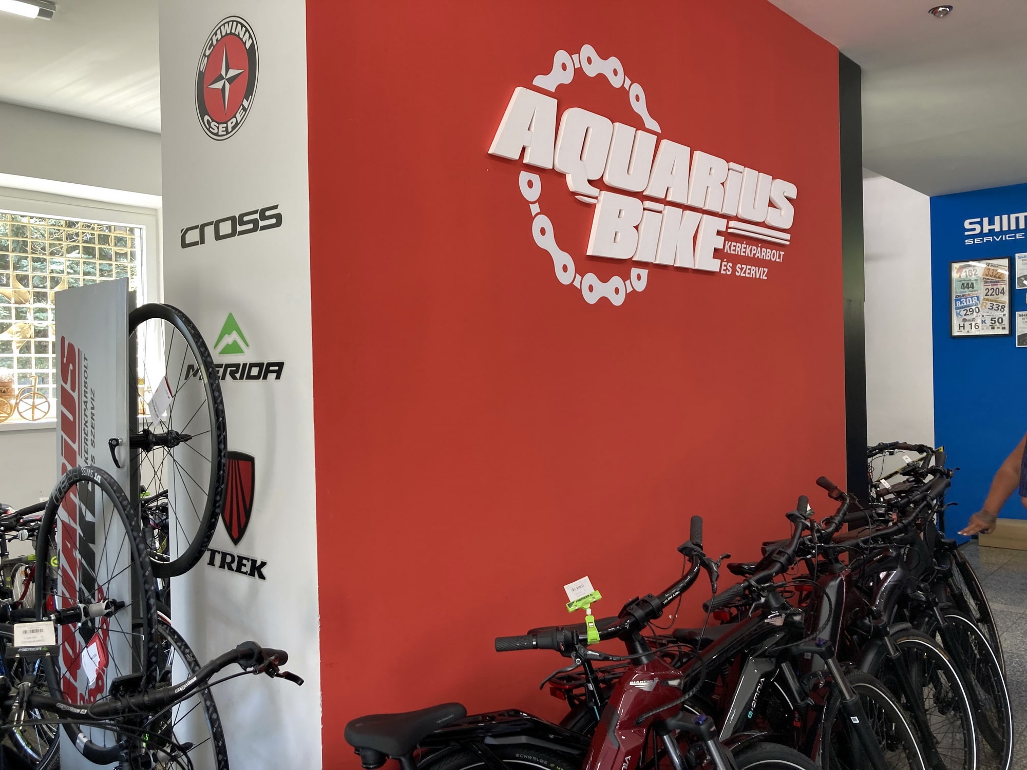 Ha a kiszolgálásnál és a termékeknél többre vágysz egy kerékpárboltban - AQUARIUS VIP CLUB-1