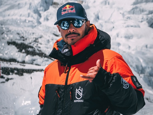 Inog a Netflix-sztár Nirmal Purja szobra