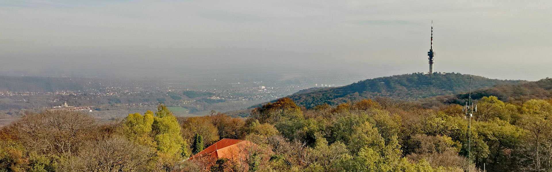 A Mecsek ikonikus kilátó hegyvonulata a Misina  Tubes gerinc