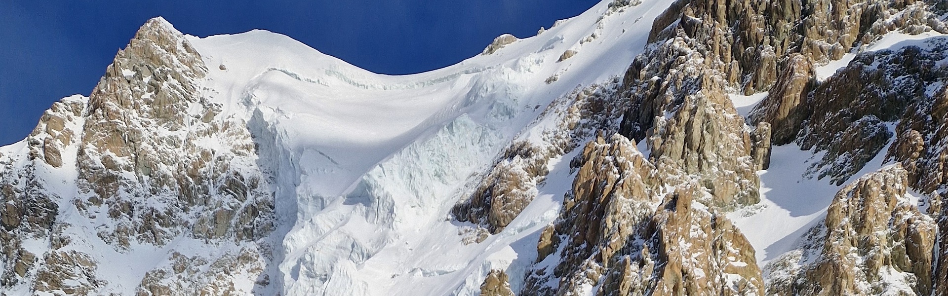 Magyar alpinisták télen nyitottak új utat Grúzia legmagasabb hegyén