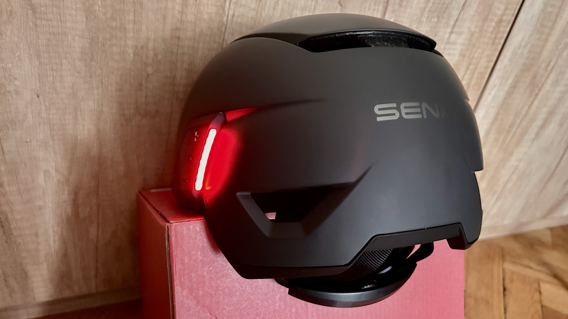 Sena BiKom 20 kommunikátor és az U1 ebike fejvédő-8