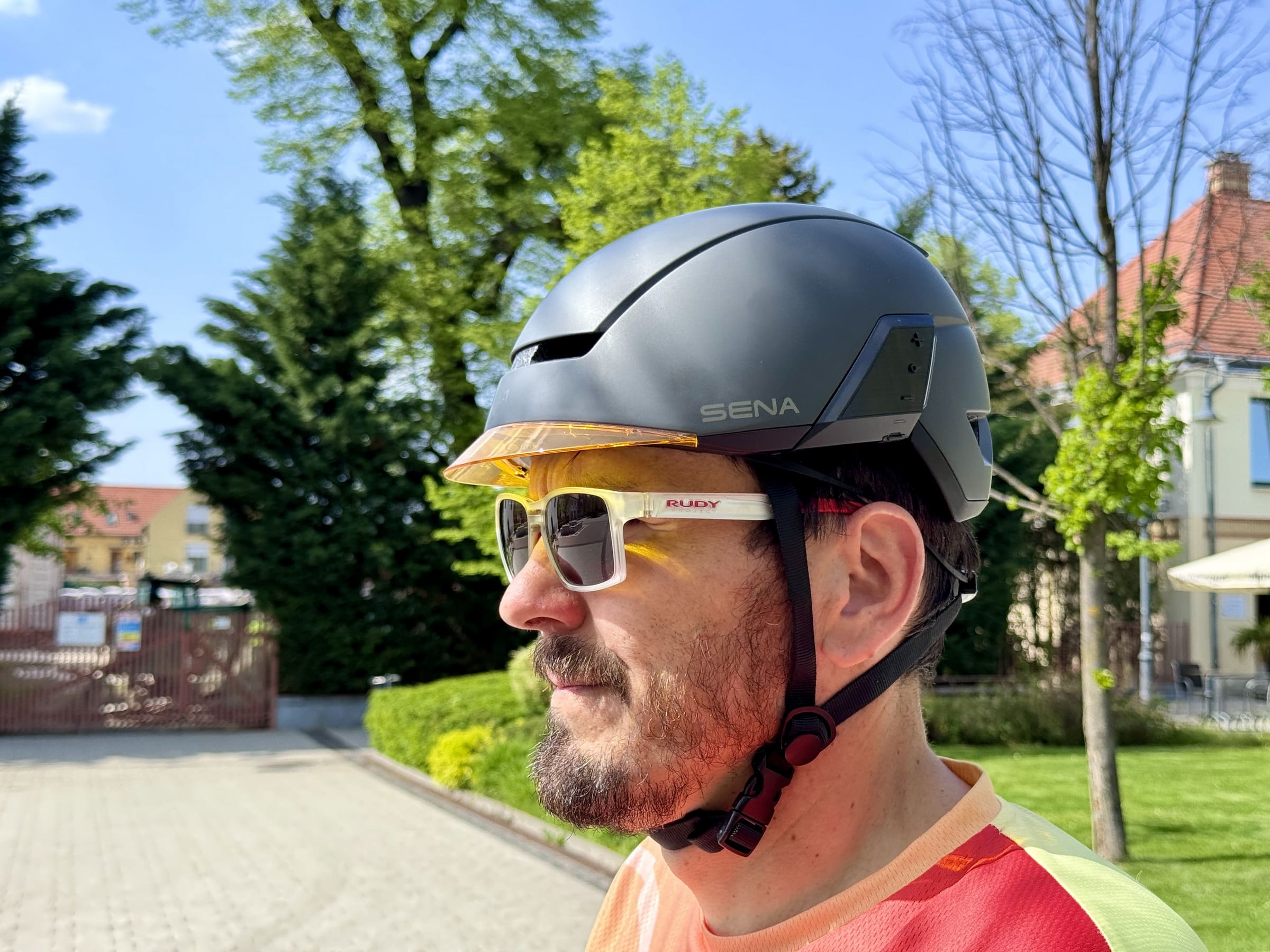 Sena BiKom 20 kommunikátor és az U1 ebike fejvédő-16