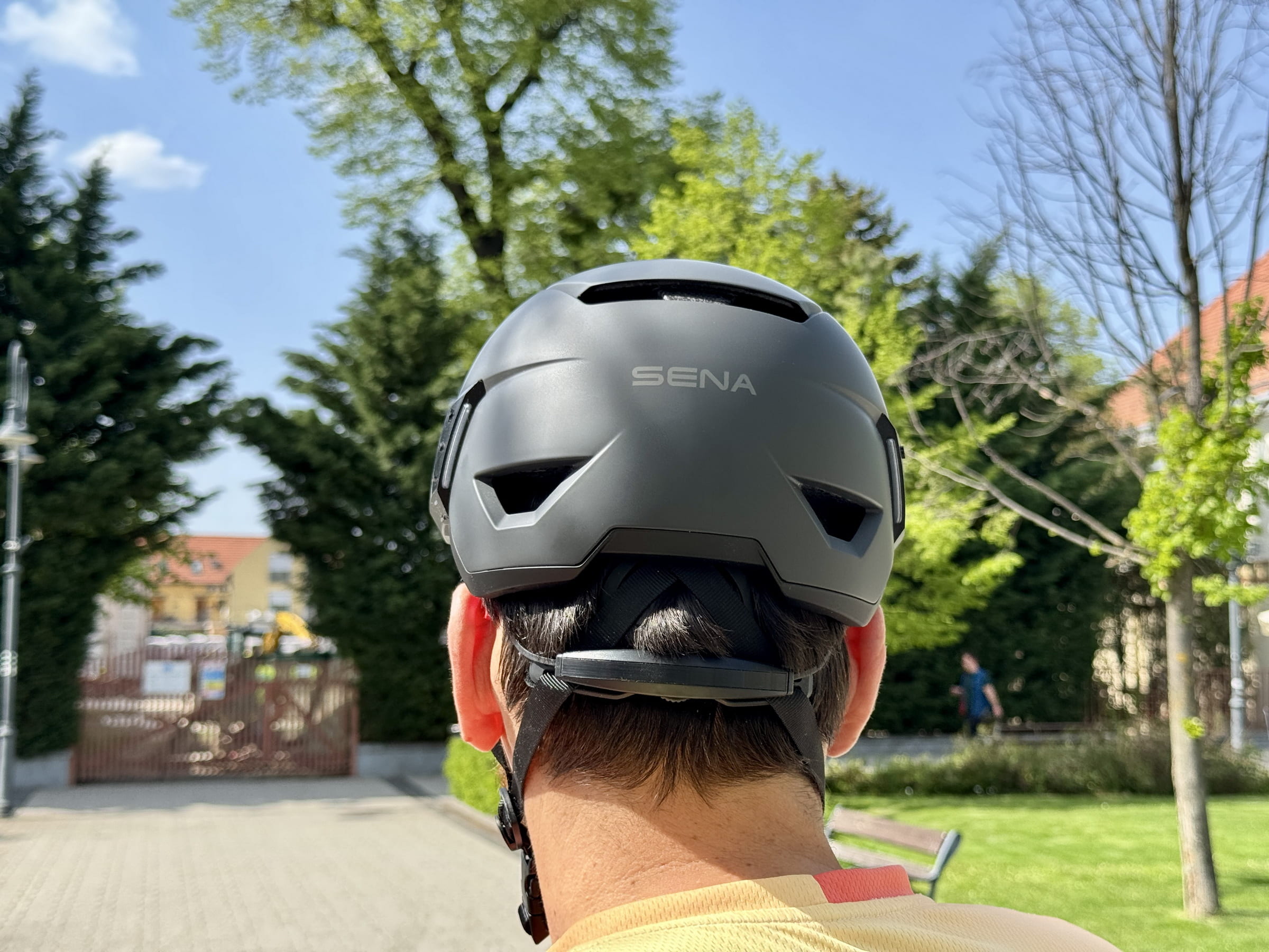 Sena BiKom 20 kommunikátor és az U1 ebike fejvédő-18