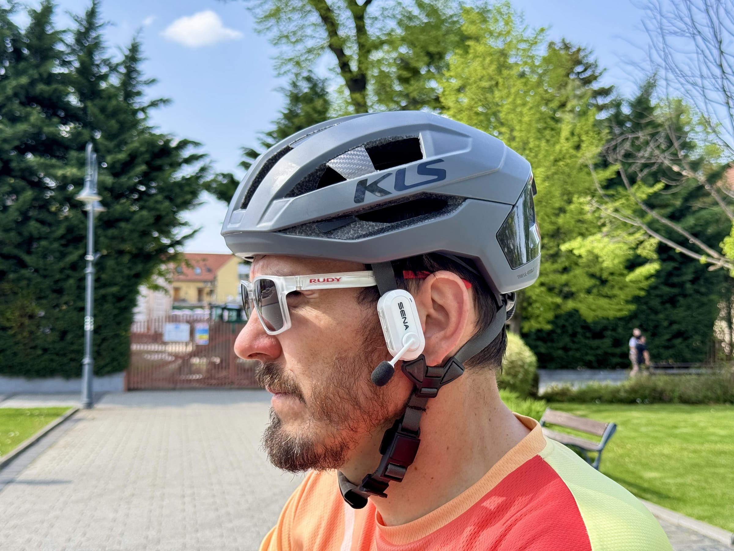 Sena BiKom 20 kommunikátor és az U1 ebike fejvédő-26