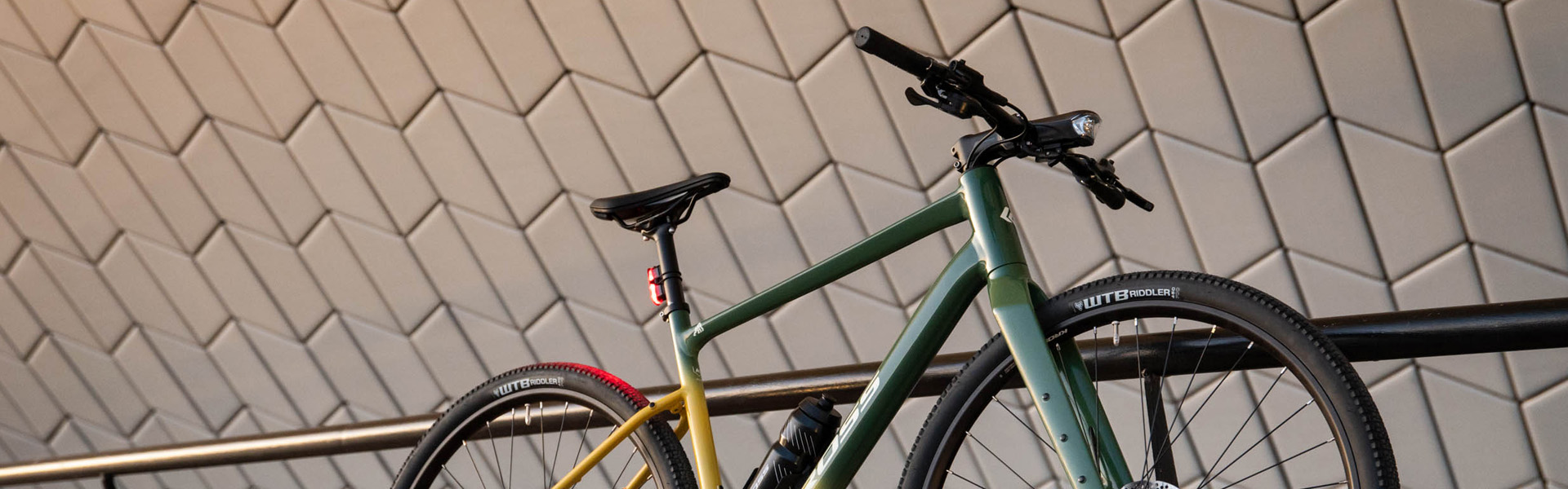 KROSS Esker Flatbar - az egyenes kormányos gravel kerékpár