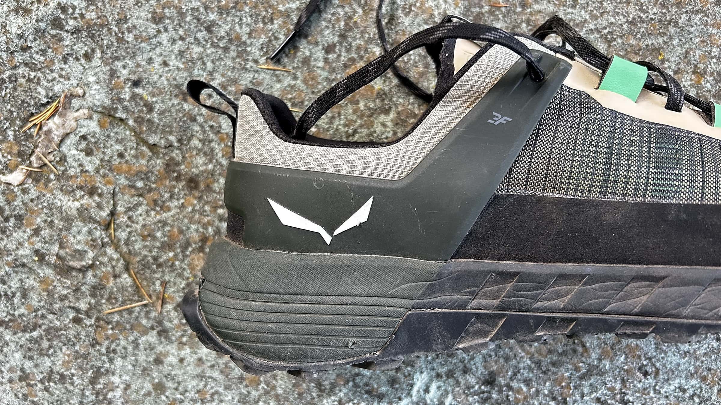 Könnyű és strapabíró túracipő - Salewa Wildfire NXT-7