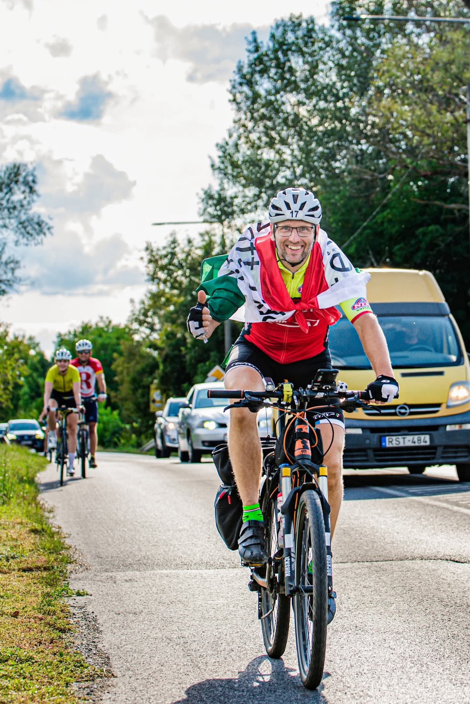 Az országhatár mentén kerékpárral megkerülni az országot-3