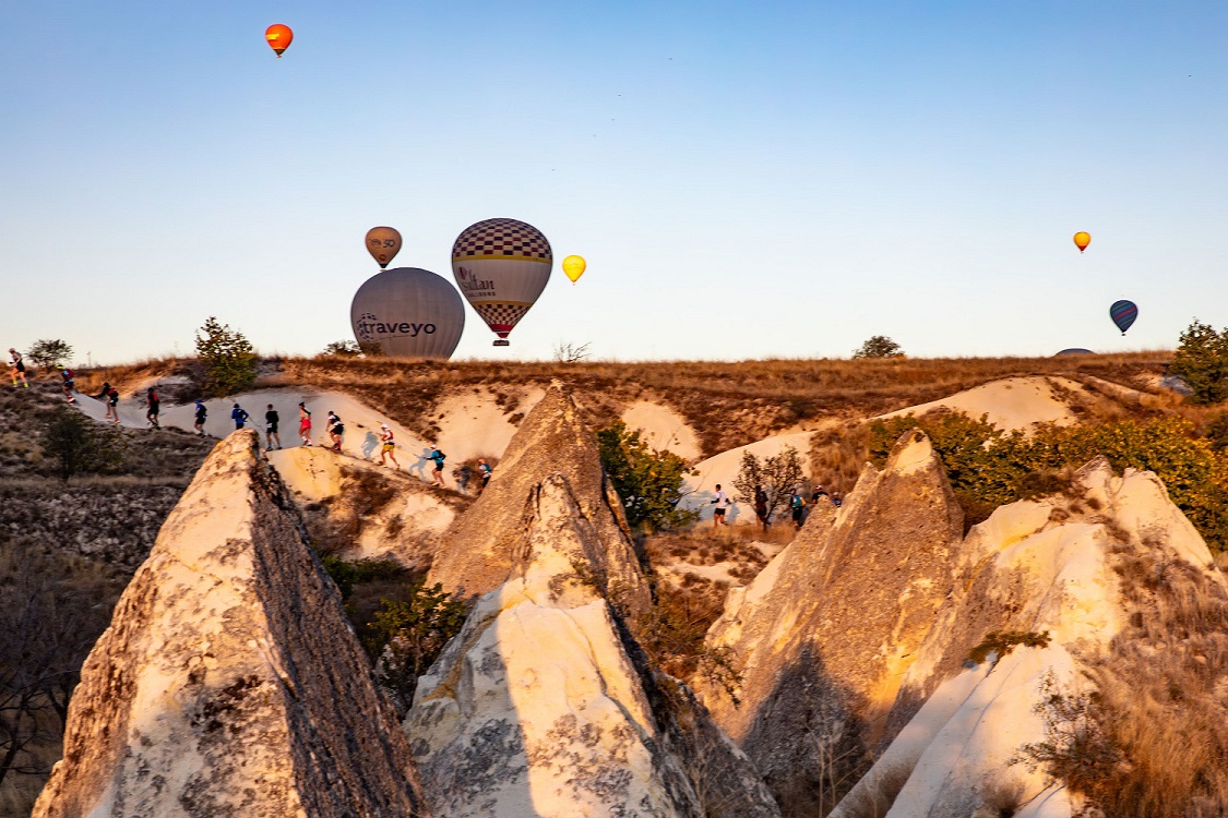 12. Salomon Cappadocia Ultra-Trailimg