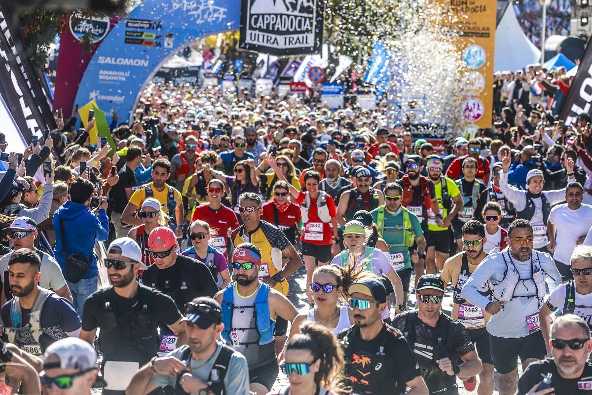 12. Salomon Cappadocia Ultra-Trailimg