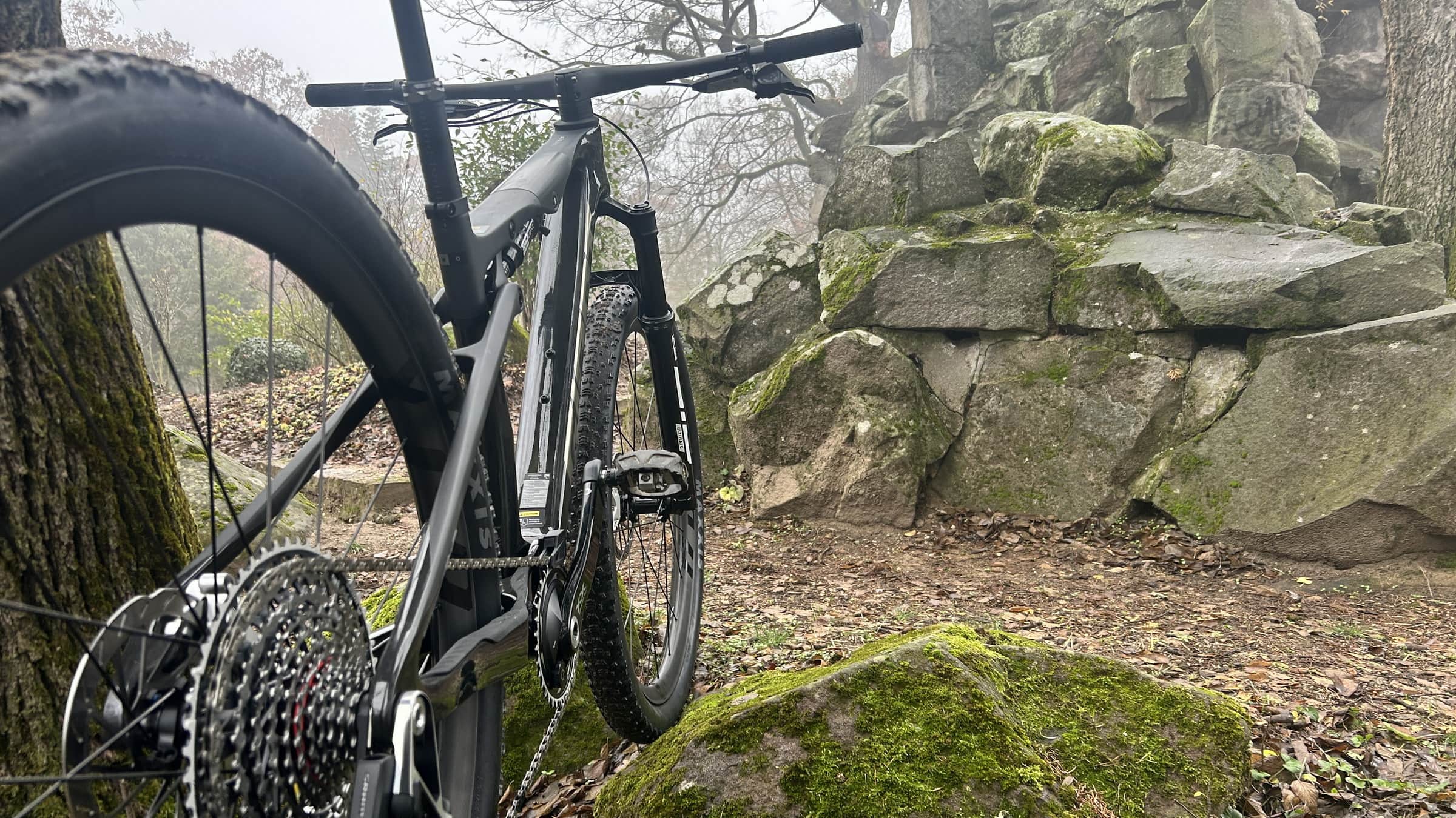 Ha minden másodperc és watt számít - Giant Anthem Advanced SL 2026-8