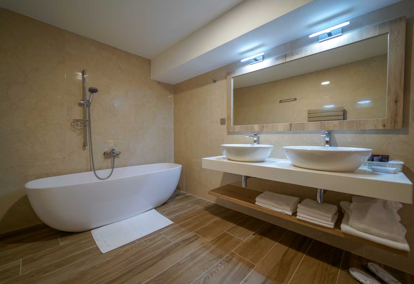 Pihenjen és töltődjön fel a modern Grand Hotel Bellevue szállodában a Magas-Tátrában-4