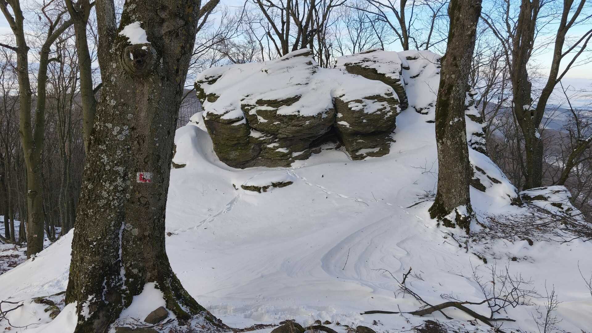 Az Amádé vár és a Borsó-hegyi repülőgép szerencsétlenség emlékpark-9