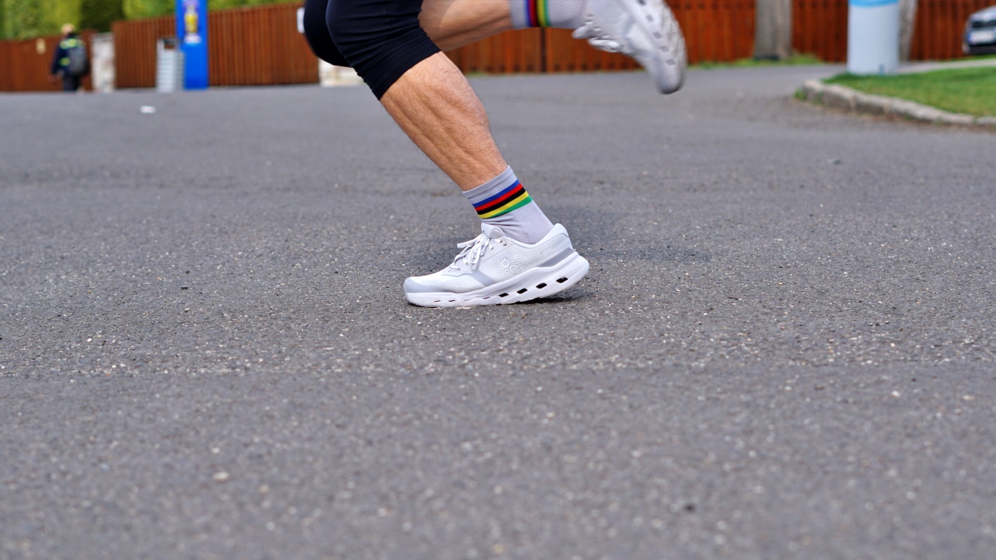 ON Cloudrunner 3 futócipő teszt-7