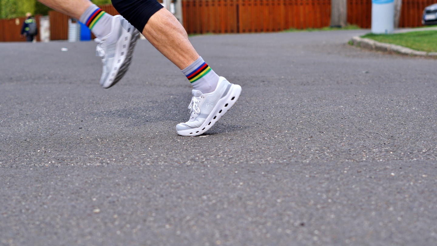 ON Cloudrunner 3 futócipő teszt-6