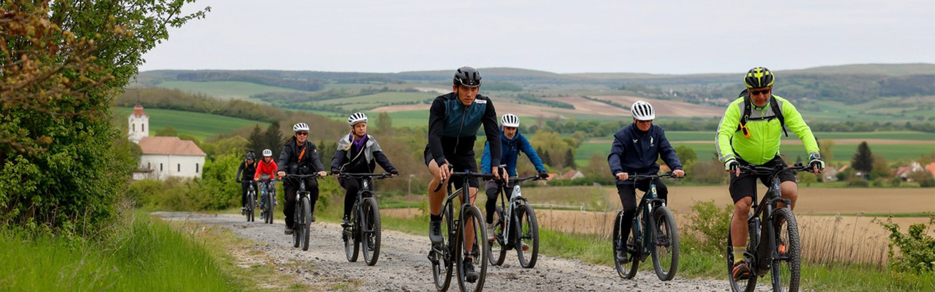 Új, kitáblázott kerékpáros útvonal a Balaton-felvidéken