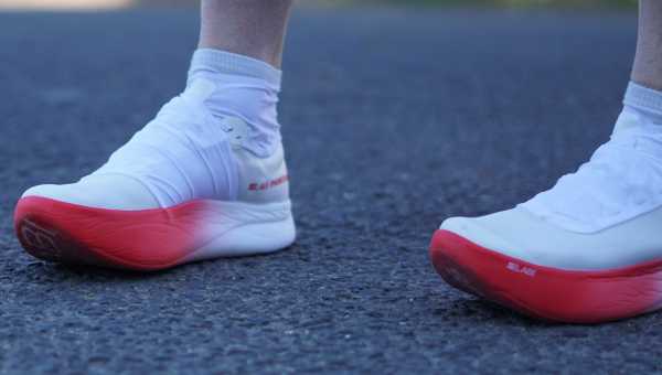 180 grammos aero szupercipő és karbon lemezes gravel futócipő