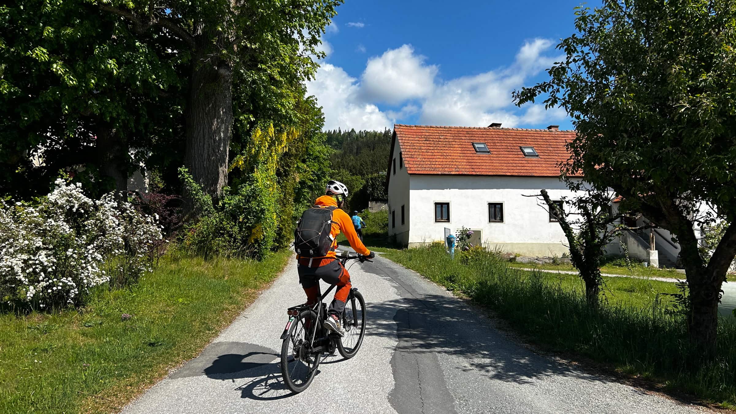 Kétkeréken a graziak kedvenc hegyéhez és vissza-13