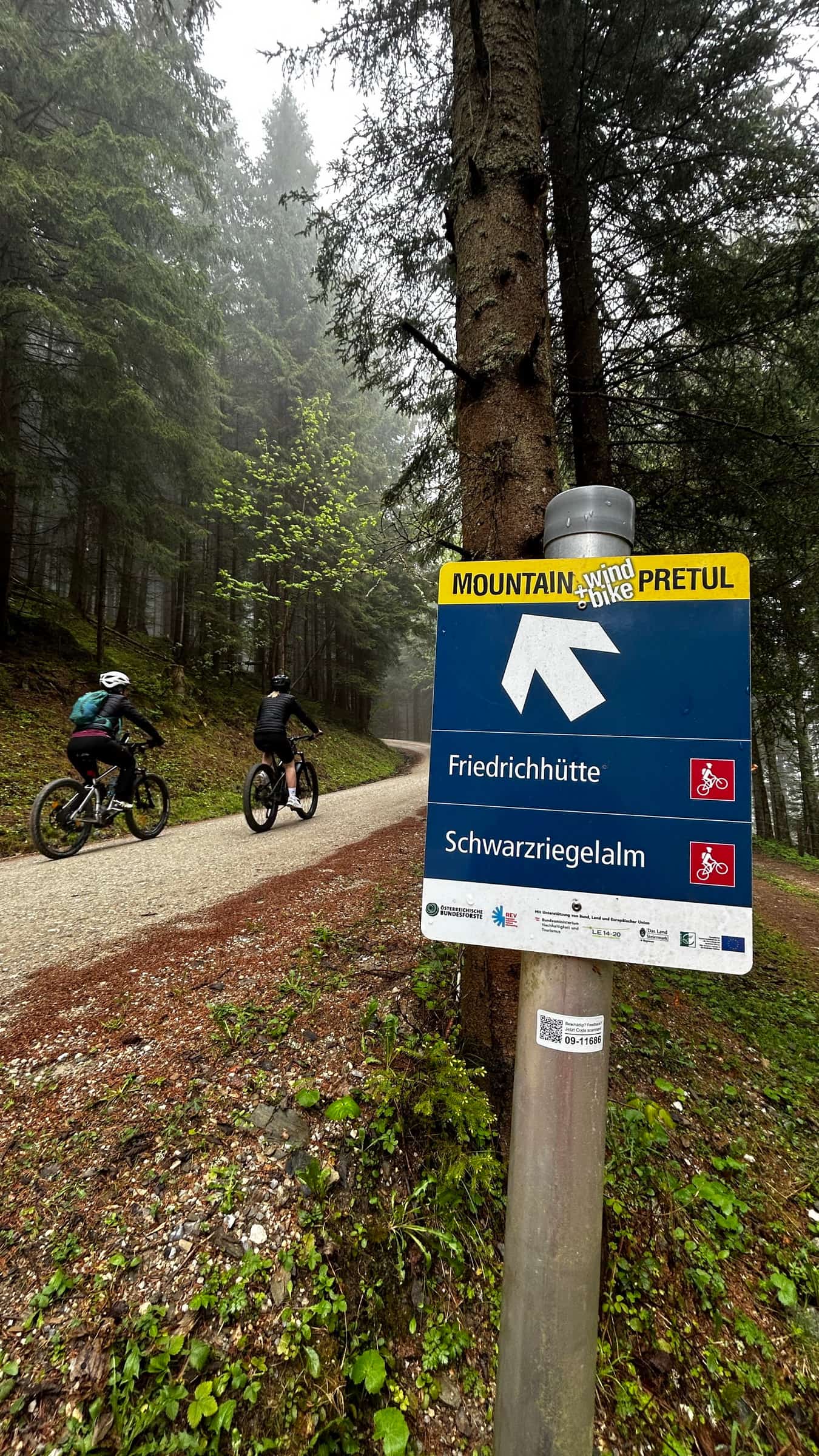 Látványos bringázás szélerőművek között - Pretul Wind&Bike Park-2