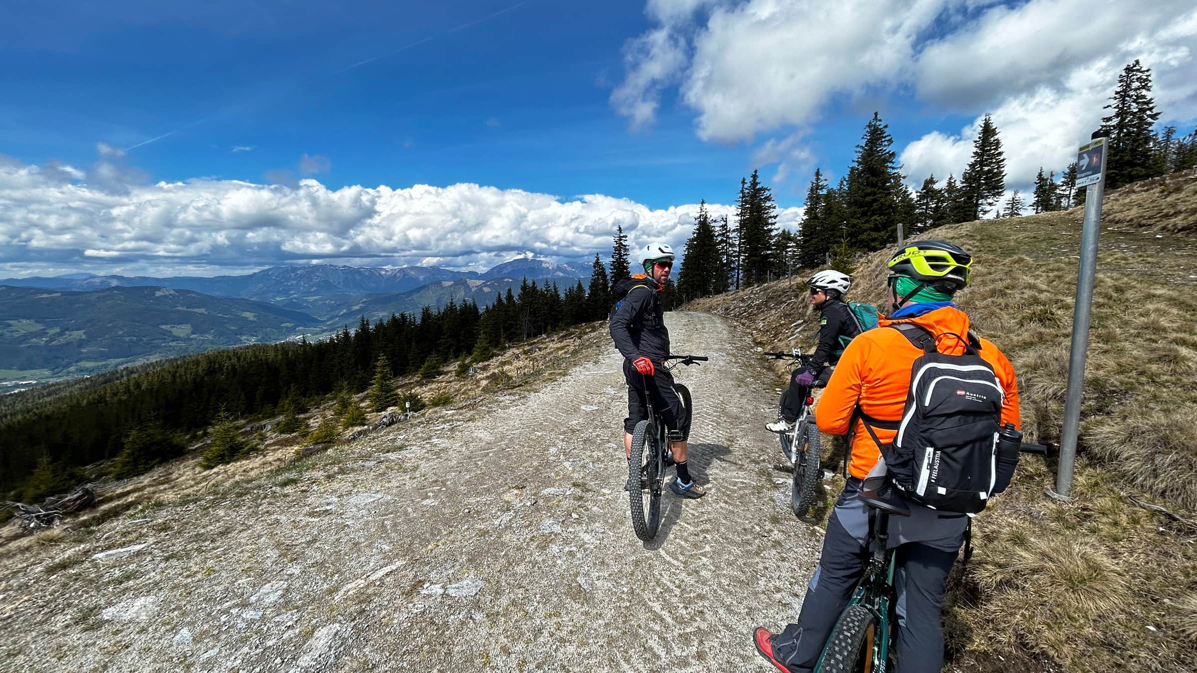 Látványos bringázás szélerőművek között - Pretul Wind&Bike Park-12