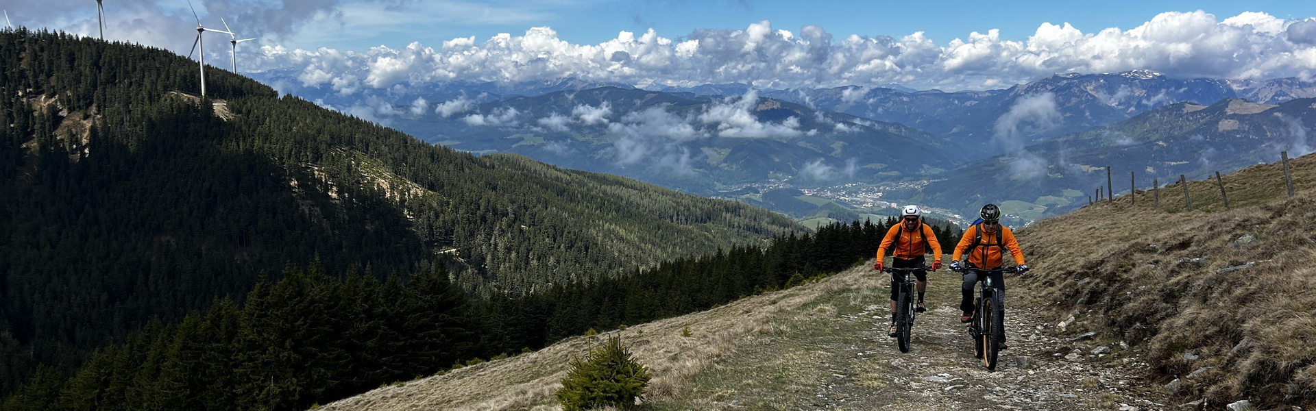 Látványos bringázás szélerőművek között - Pretul Wind&Bike Park