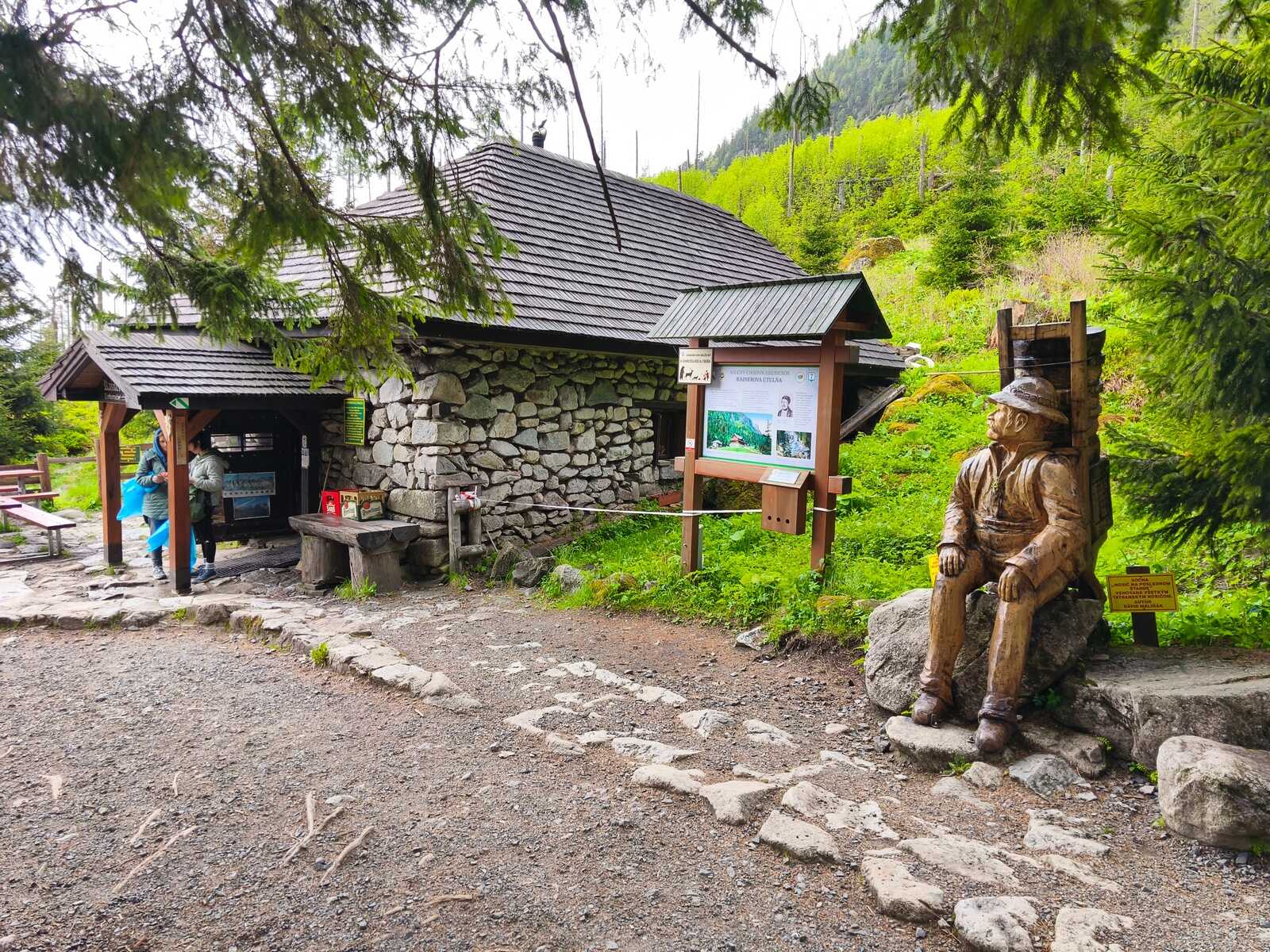 A téli zárlat után ismét megnyíltak a Magas-Tátra fentebbi régiójának ösvényei-3
