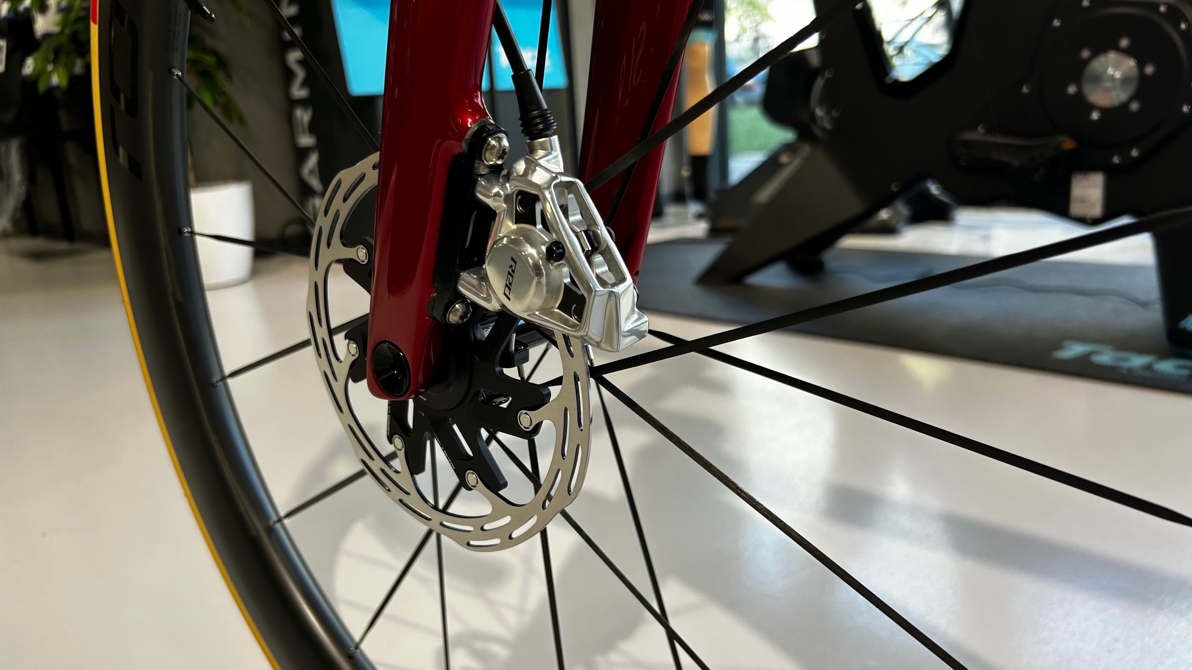 Csak 4 watt, de bőven elég  Specialized S-Works Tarmac SL9-4