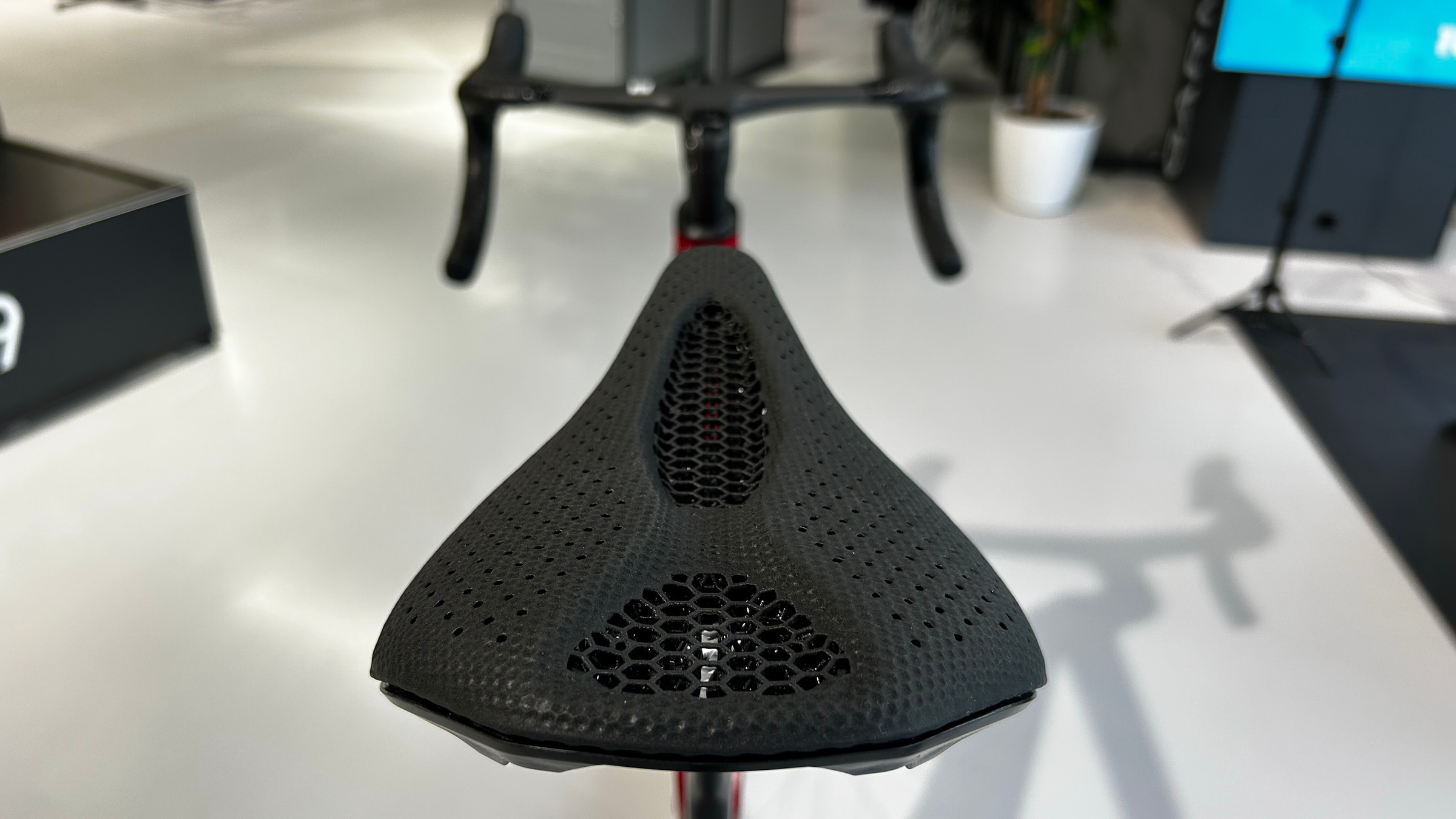 Csak 4 watt, de bőven elég  Specialized S-Works Tarmac SL9-5
