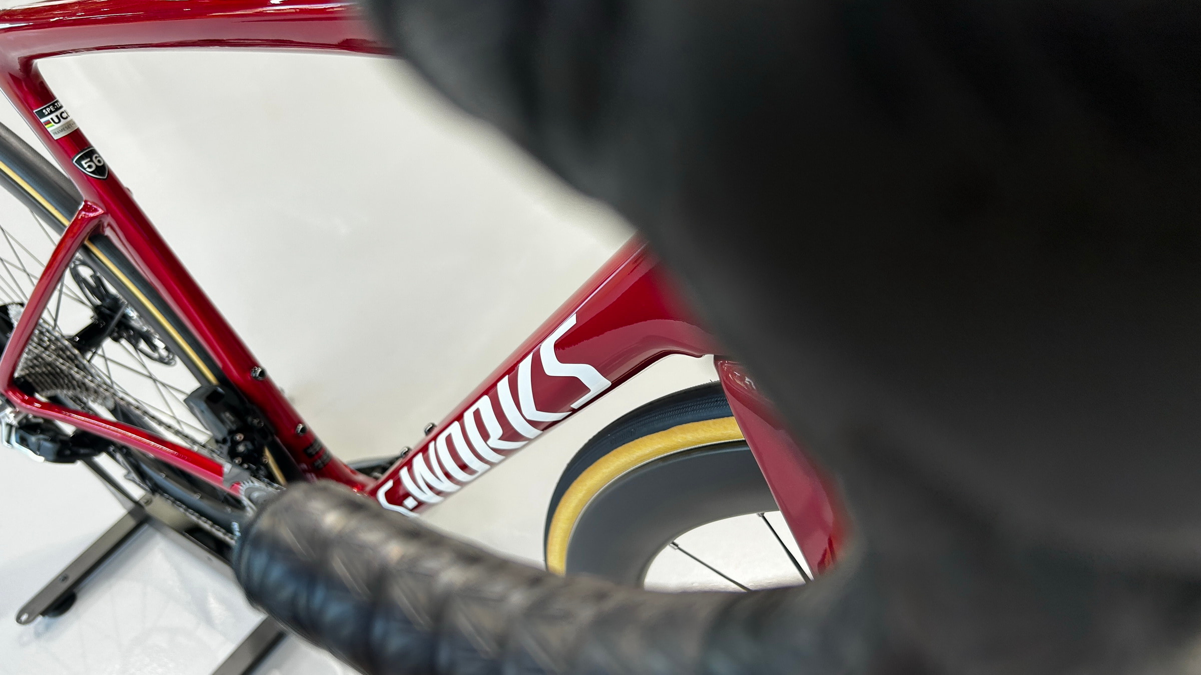 Csak 4 watt, de bőven elég  Specialized S-Works Tarmac SL9-8