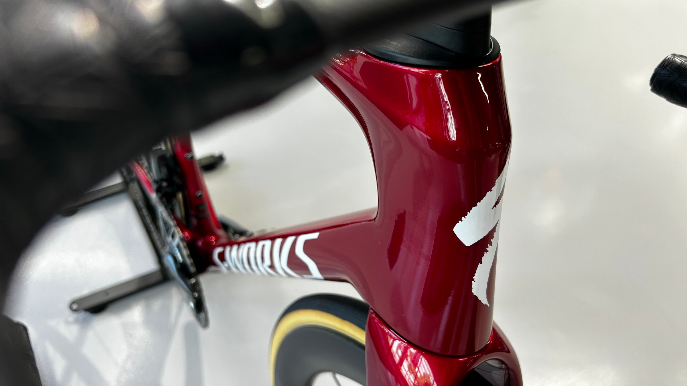 Csak 4 watt, de bőven elég  Specialized S-Works Tarmac SL9-9