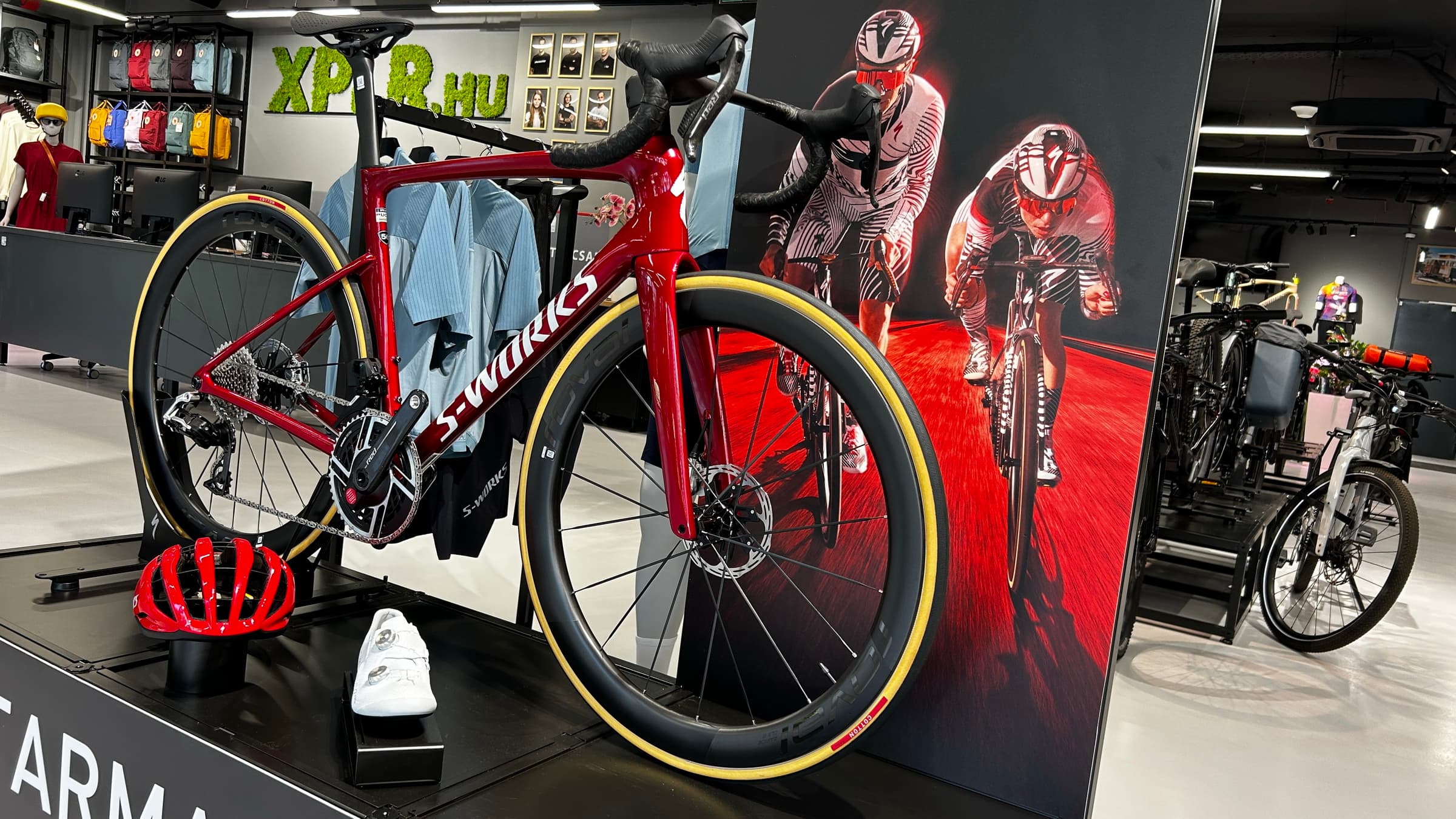 Csak 4 watt, de bőven elég  Specialized S-Works Tarmac SL9-15