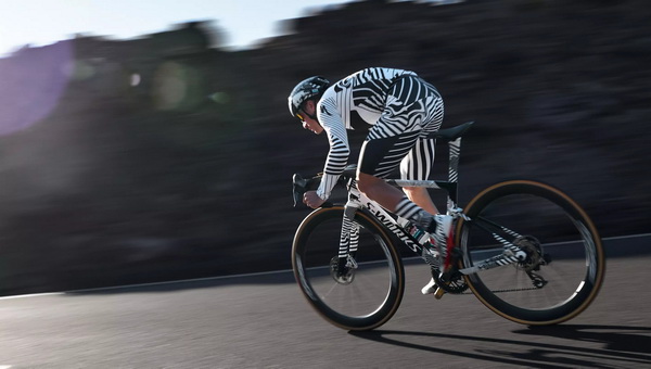 Csak 4 watt, de bőven elég Specialized S-Works Tarmac SL9