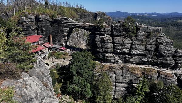 A Narnia krónikája helyszíne egyben Európa legnagyobb sziklakapuja