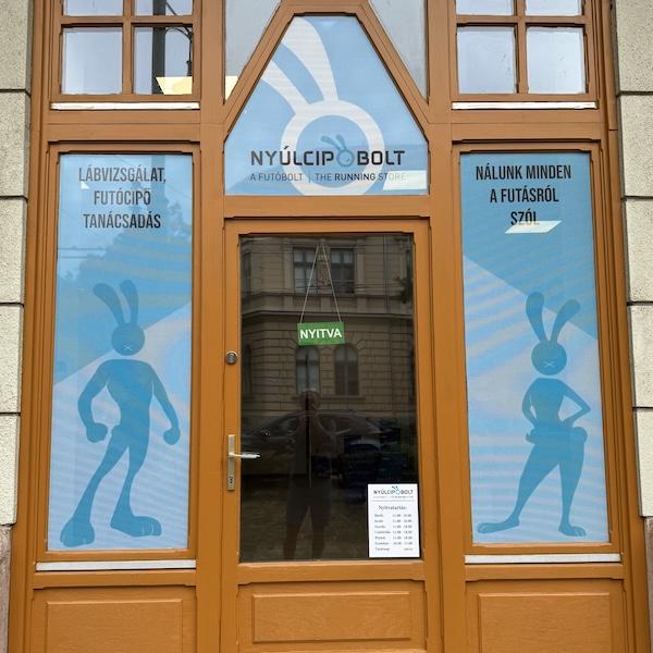 Megújult a Nyúlcipőbolt szegedi boltja
